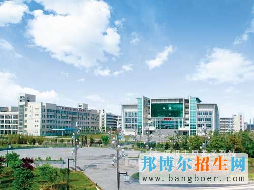江蘇經(jīng)貿(mào)職業(yè)技術(shù)學院校園一角2933