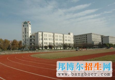 鐘山職業(yè)技術(shù)學院校園一角3175