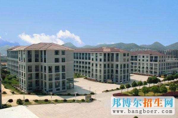 浙江長(zhǎng)征職業(yè)技術(shù)學(xué)院校園一角3921