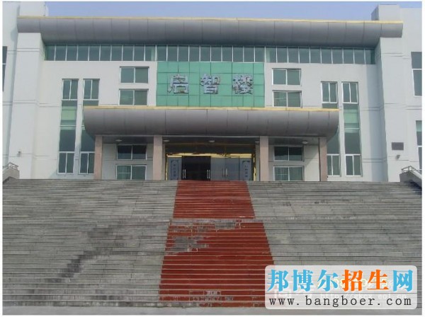 東營科技職業(yè)學(xué)院校園一角8229