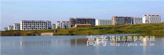 濰坊工商職業(yè)學(xué)院校園一角8203