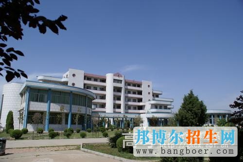 亳州職業(yè)技術(shù)學院校園一角5117