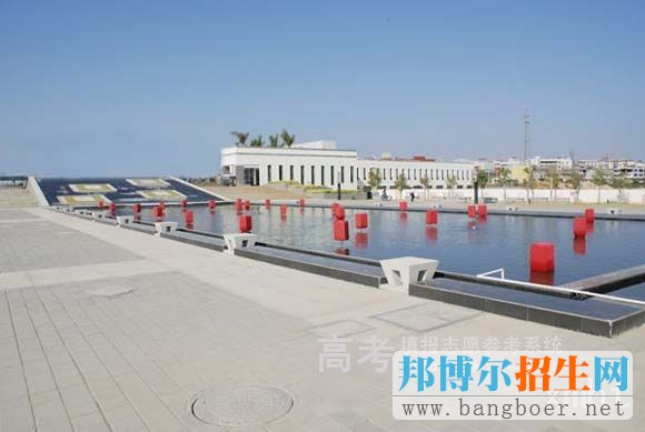 廈門(mén)華天涉外職業(yè)技術(shù)學(xué)院校園一角5905