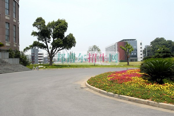 樂(lè)山職業(yè)技術(shù)學(xué)院招生辦聯(lián)系電話(huà)