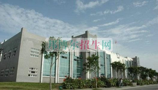 四川省旅游學(xué)校招生辦聯(lián)系電話