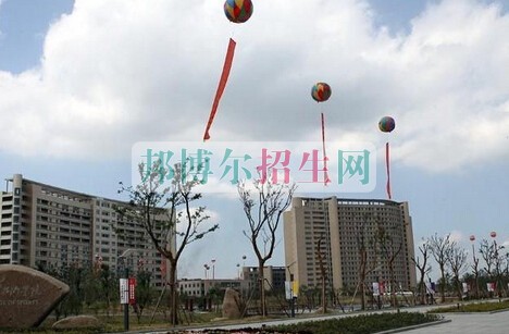 西秀區(qū)安吉職業(yè)技術(shù)學(xué)校