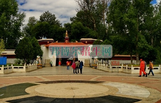 資陽(yáng)市技工學(xué)校
