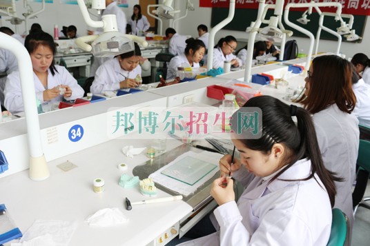 中?？谇会t(yī)學(xué)怎么考大專