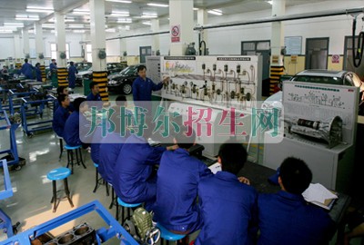 成都讀汽車電子技術的大專