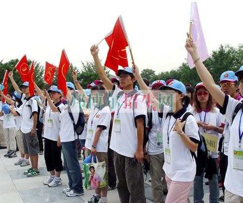 成都內(nèi)比較好的旅游管理大專學校