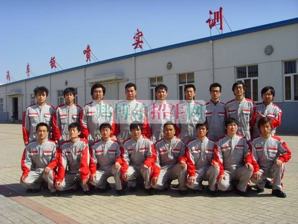 成都初中生讀汽車整形技術好嗎