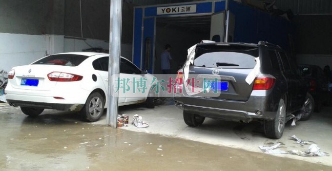 成都哪些大學(xué)有汽車整形技術(shù)大專