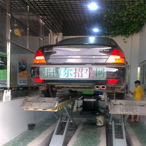 成都汽車(chē)整形技術(shù)學(xué)校怎么樣