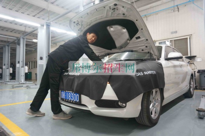 成都哪個學校有汽車運用與維修養(yǎng)