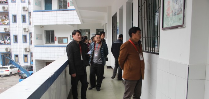 瀘州市工業(yè)技工學(xué)校開(kāi)展校園安全大檢查凈化校園安全環(huán)境