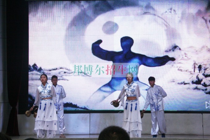 天府新區(qū)成人中等專業(yè)學(xué)校“美好新區(qū)，千年廣都”