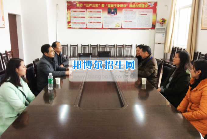 川南幼兒師范高等?？茖W(xué)校考察交流并巡查實(shí)習(xí)生情況