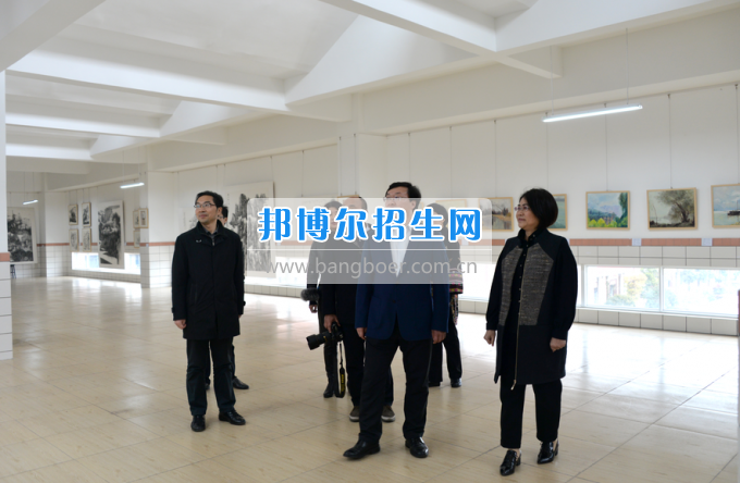 川南幼兒師范高等?？茖W(xué)校作“互聯(lián)網(wǎng)+教育”專題報告