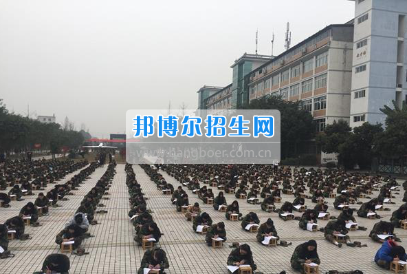 各大媒體報(bào)道四川省弘博中等專(zhuān)業(yè)學(xué)校千人露天考試