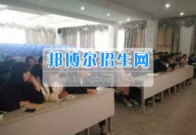 樂山市旅游學(xué)校提升安全意識，構(gòu)建和諧校園