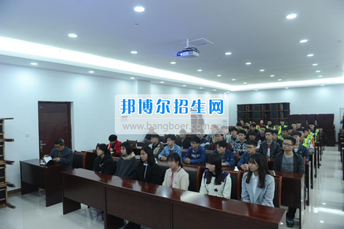 重慶公共運輸職業(yè)學院與中建四局三公司路橋分公司簽訂校企戰(zhàn)略合作協(xié)議