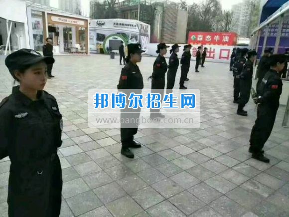 四川省弘博中等專業(yè)學校安檢專業(yè)學子助力第96屆全國糖酒會