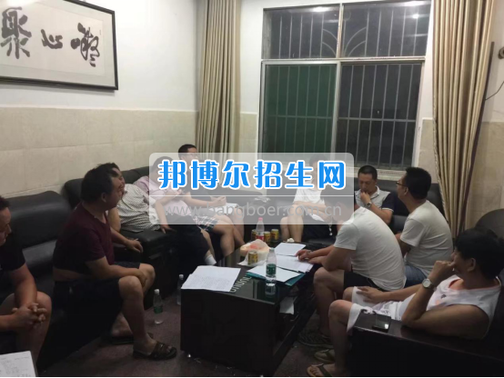 四川信息職業(yè)技術(shù)學(xué)院深入貧困村開展精準識別復(fù)核工作