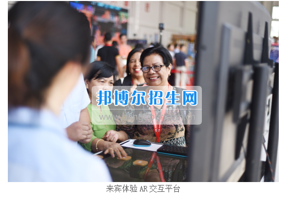 東盟教育交流周的各國(guó)來賓蒞臨貴州建設(shè)職業(yè)技術(shù)學(xué)院參觀考察