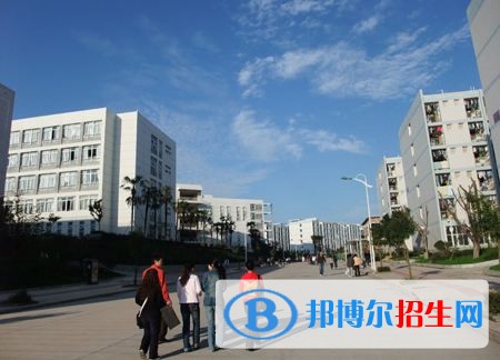 四川機(jī)電高級技術(shù)學(xué)校2018年報(bào)名條件、招生對象