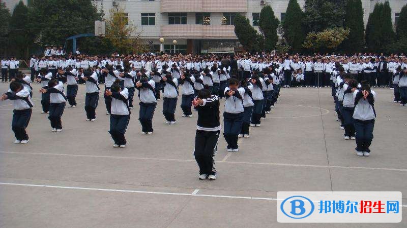 畢節(jié)市衛(wèi)生學校2018年報名條件、招生對象
