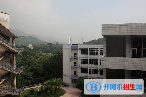 石阡縣商業(yè)職校2018年報(bào)名條件、招生對(duì)象