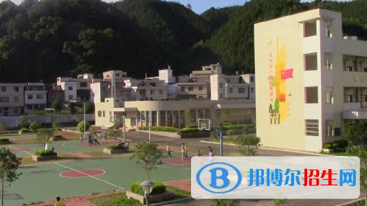 望謨民族職業(yè)高級中學招生辦聯(lián)系電話