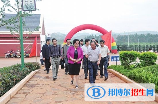 瀘西縣職業(yè)高級中學(xué)網(wǎng)站網(wǎng)址
