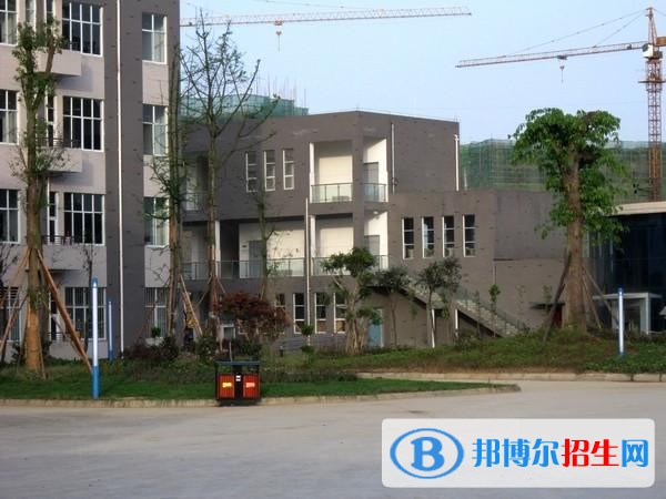 宜賓南溪區(qū)職業(yè)高級(jí)中學(xué)2018年報(bào)名條件、報(bào)名對(duì)象