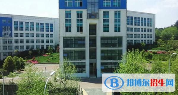 長(zhǎng)治縣職業(yè)技術(shù)學(xué)校2018年報(bào)名條件、招生對(duì)象