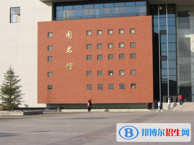 青島經(jīng)濟(jì)職業(yè)學(xué)校招生辦聯(lián)系電話