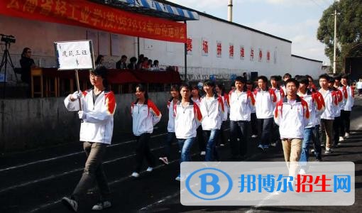 云南沒(méi)有初中畢業(yè)證可以讀中專學(xué)校嗎