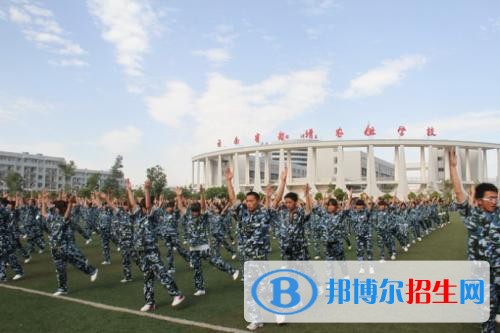 曲靖讀中專學?？梢钥即髮W嗎