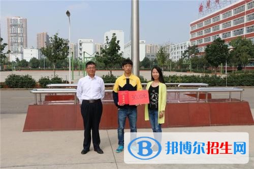曲靖中專學校哪個好