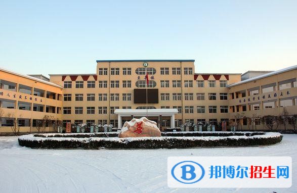 遵義中專學(xué)校和中專有哪些區(qū)別