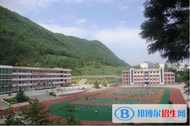 六盤水中專學(xué)校升大專