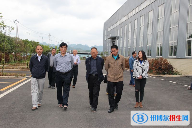 六盤水讀高中好還是讀中專學校好