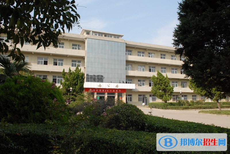 阜陽(yáng)職業(yè)技術(shù)學(xué)院?jiǎn)握袌?bào)名條件