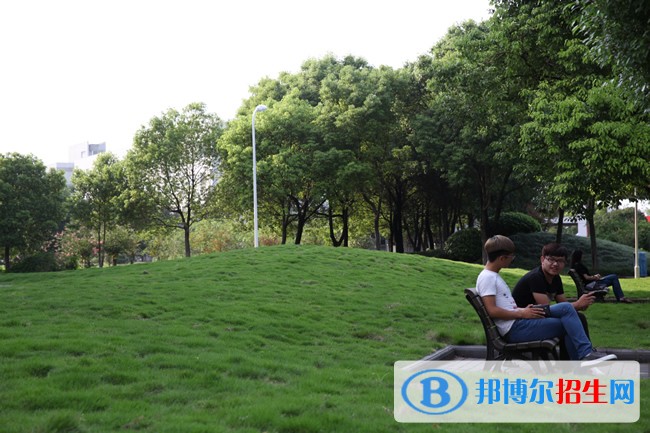 紹興職業(yè)技術(shù)學(xué)院?jiǎn)握泻?jiǎn)章