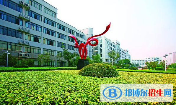 浙江育英職業(yè)技術(shù)學(xué)院?jiǎn)握泻?jiǎn)章