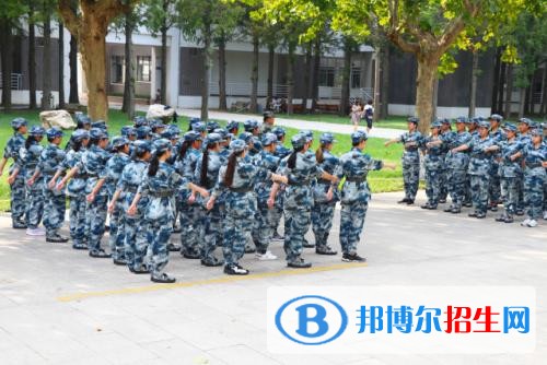 巴中中專學校和職高哪個好