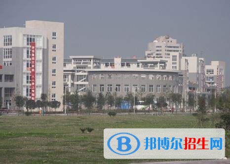 樂山中專學(xué)校是大專嗎