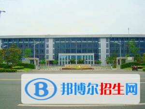 樂(lè)山初中女生上什么中專學(xué)校好