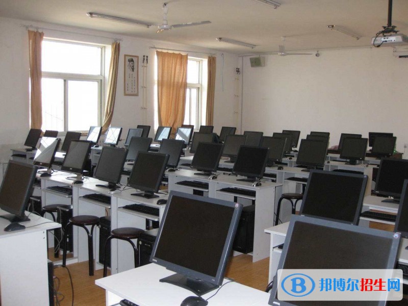 眉山高中女生畢業(yè)后讀什么中專學校好