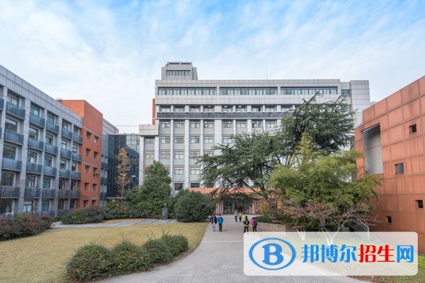 北京經(jīng)濟(jì)管理職業(yè)學(xué)院單招報(bào)名時(shí)間